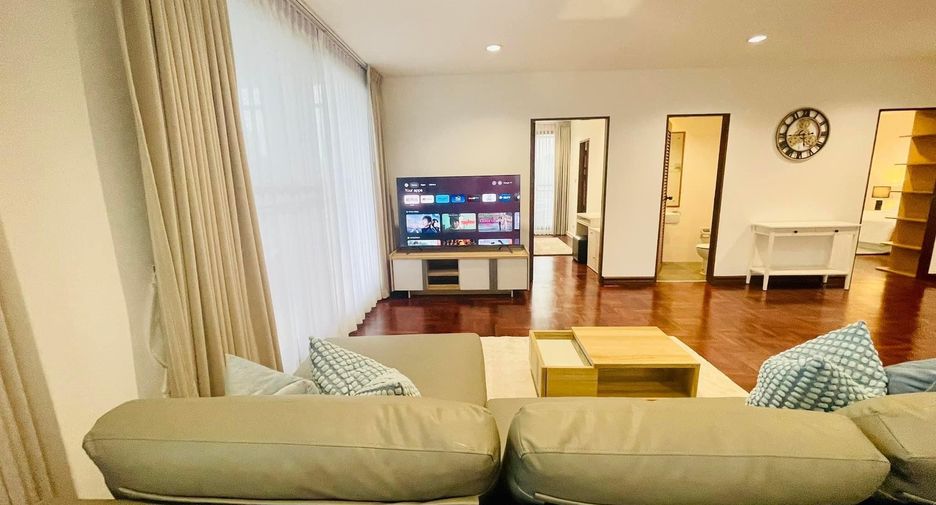 For rent 2 bedrooms condo in Watthana, Bangkok