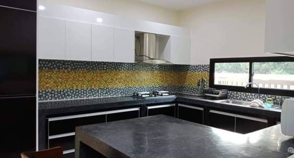 For sale 3 bedrooms villa in Doi Saket, Chiang Mai
