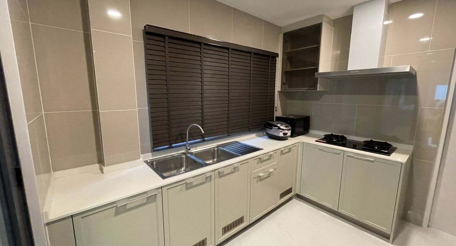 For rent 4 bedrooms house in Bang Phli, Samut Prakan