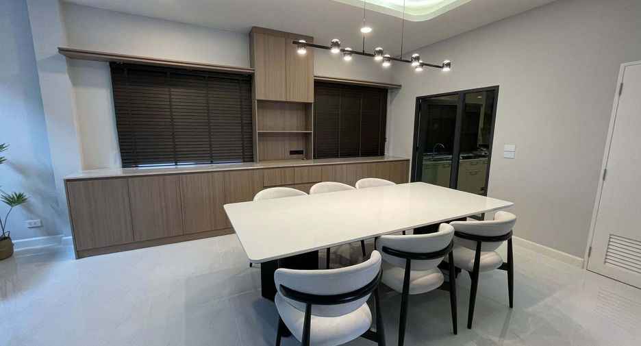 For rent 4 bedrooms house in Bang Phli, Samut Prakan