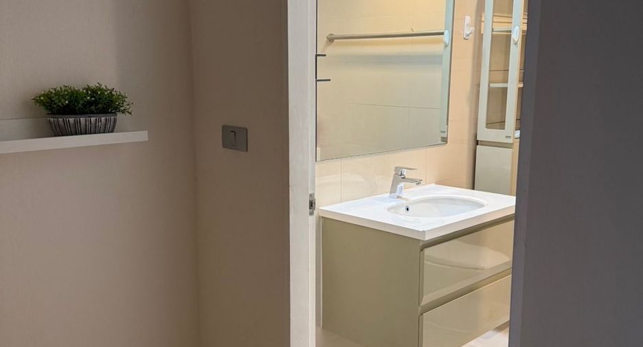For sale and for rent 2 bedrooms condo in Bang Na, Bangkok
