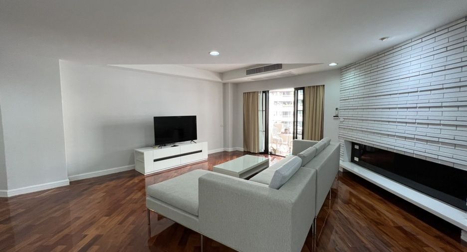 For rent 3 bedrooms apartment in Khlong Toei, Bangkok