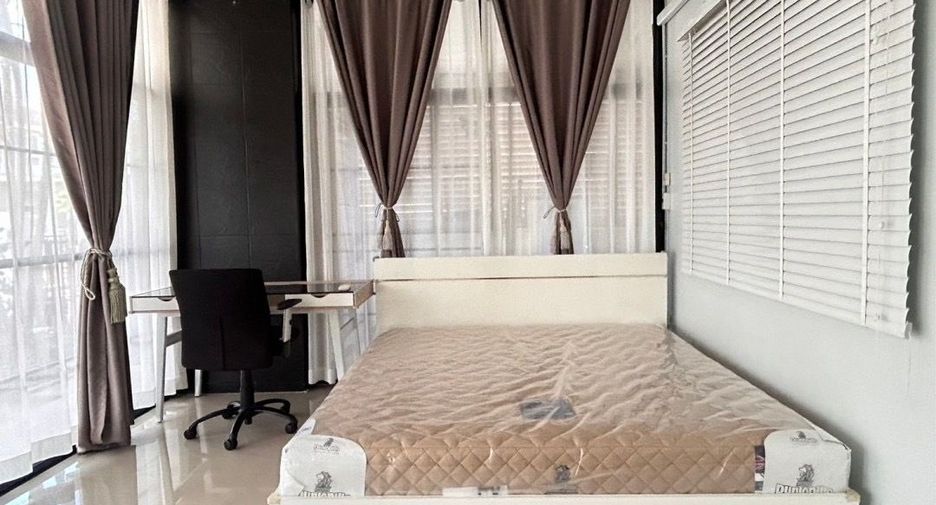 For rent 4 bedrooms house in Saraphi, Chiang Mai