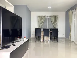 For rent 4 bedrooms house in Saraphi, Chiang Mai