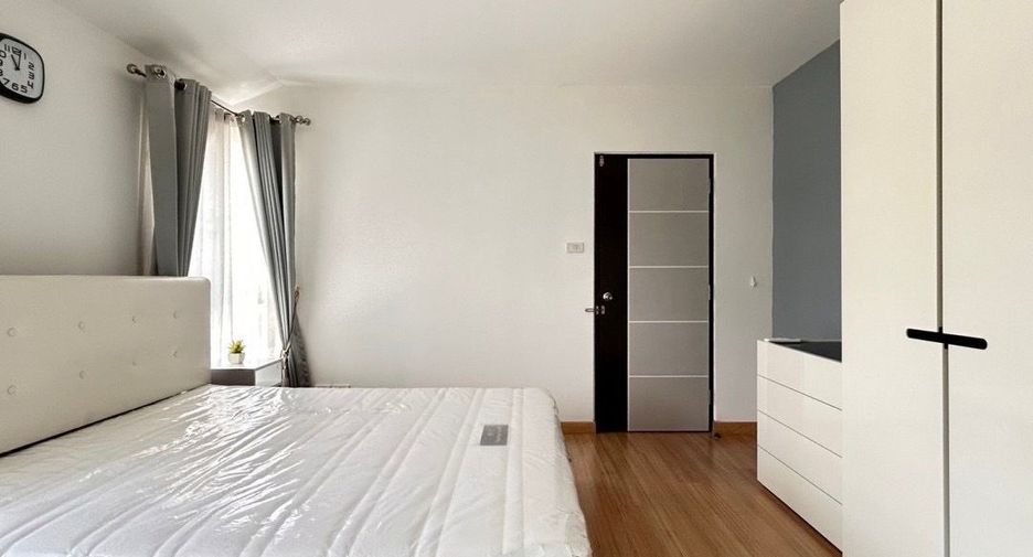 For rent 4 bedrooms house in Saraphi, Chiang Mai