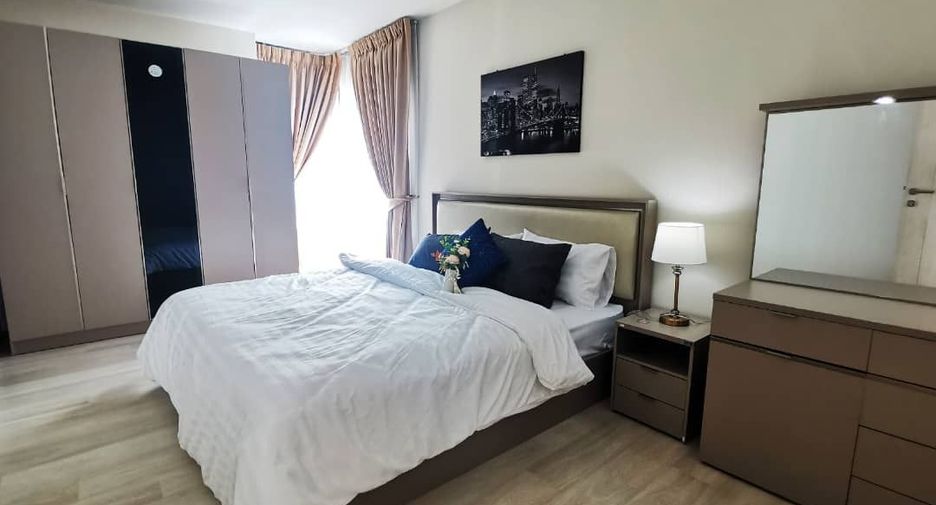 Wohnung zur Miete mit 2 Zimmer in Pathum Wan, Bangkok