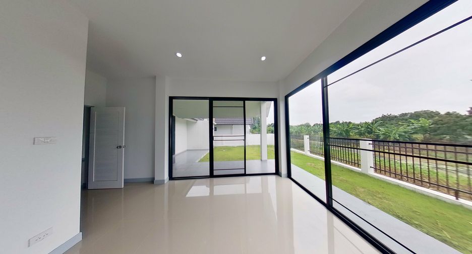 For sale 3 bedrooms house in Saraphi, Chiang Mai