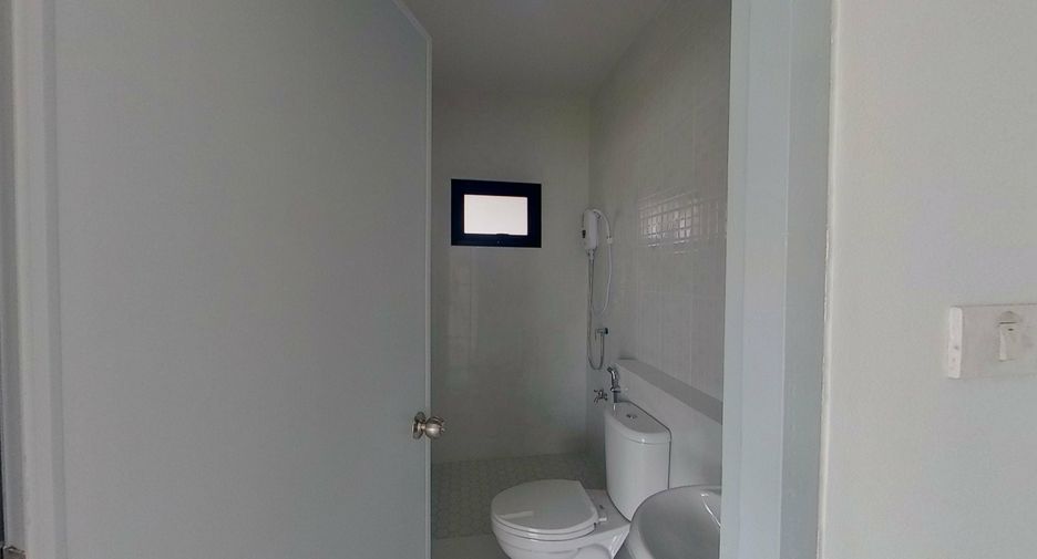 For sale 3 bedrooms house in Saraphi, Chiang Mai