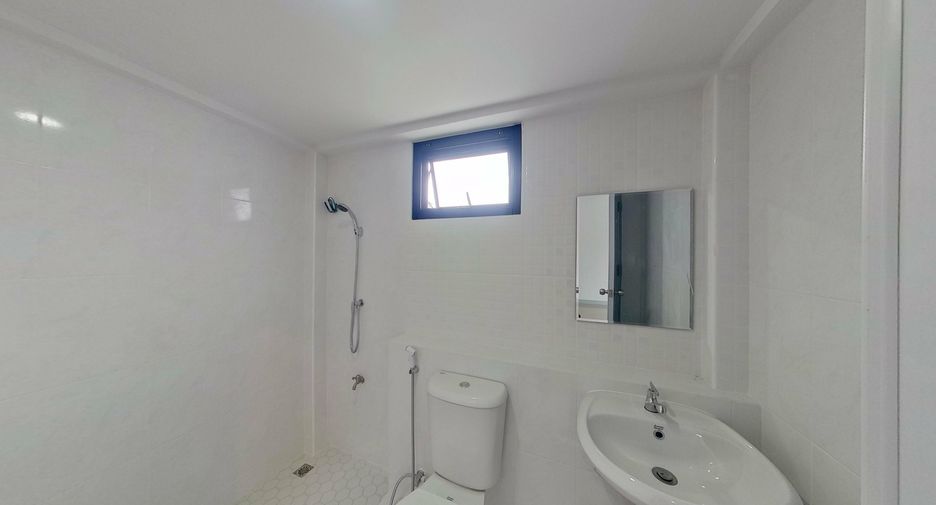 For sale 3 bedrooms house in Saraphi, Chiang Mai