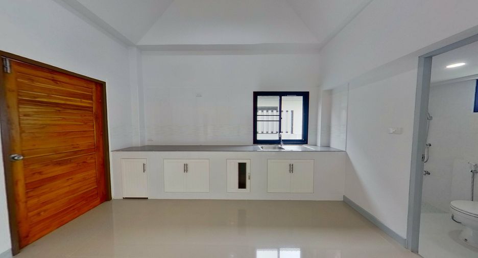For sale 3 bedrooms house in Saraphi, Chiang Mai