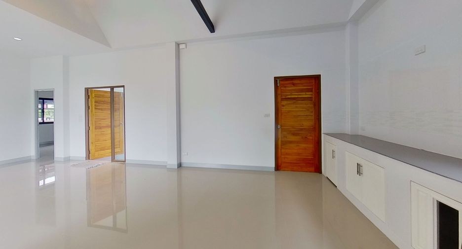 For sale 3 bedrooms house in Saraphi, Chiang Mai