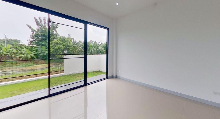 For sale 3 bedrooms house in Saraphi, Chiang Mai