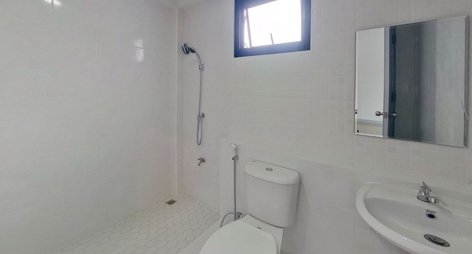 For sale 3 bedrooms house in Saraphi, Chiang Mai
