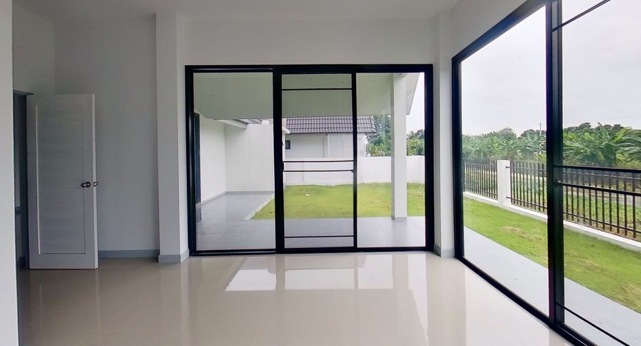For sale 3 bedrooms house in Saraphi, Chiang Mai