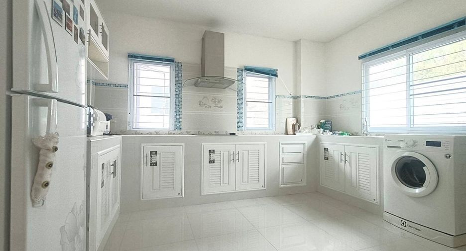 For sale 4 bedrooms house in Hang Dong, Chiang Mai