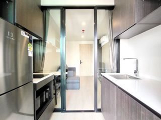 Condo en alquiler de 1 habitaciones en Huai Khwang, Bangkok