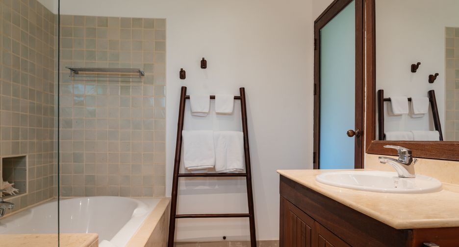 For sale 4 bedrooms villa in Ko Samui, Surat Thani