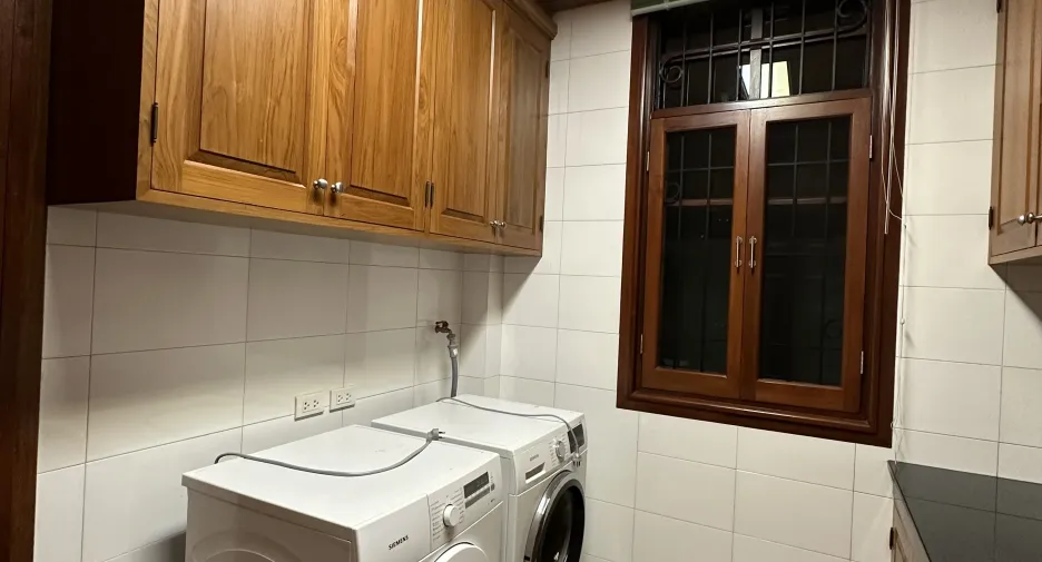 For sale and for rent 6 bedrooms house in Mueang Chiang Mai, Chiang Mai