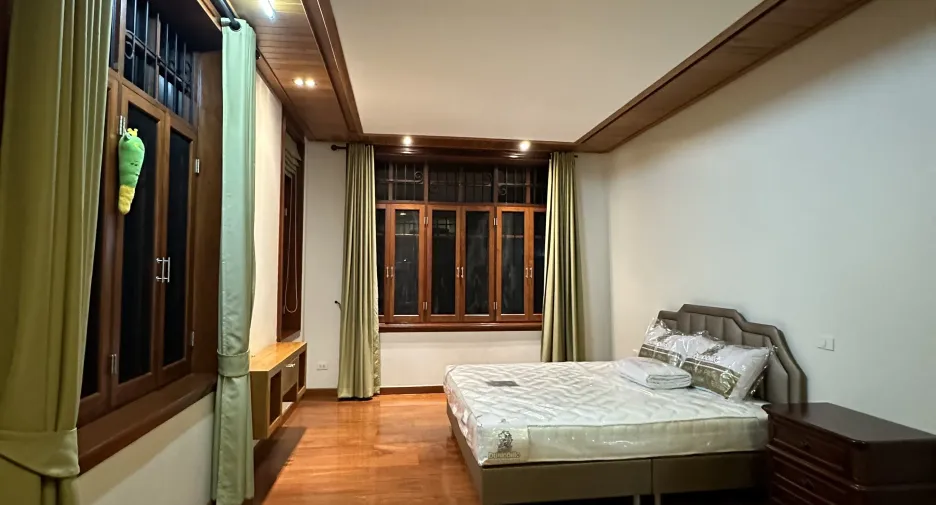 For sale and for rent 6 bedrooms house in Mueang Chiang Mai, Chiang Mai