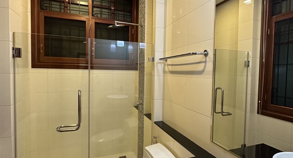For sale and for rent 6 bedrooms house in Mueang Chiang Mai, Chiang Mai