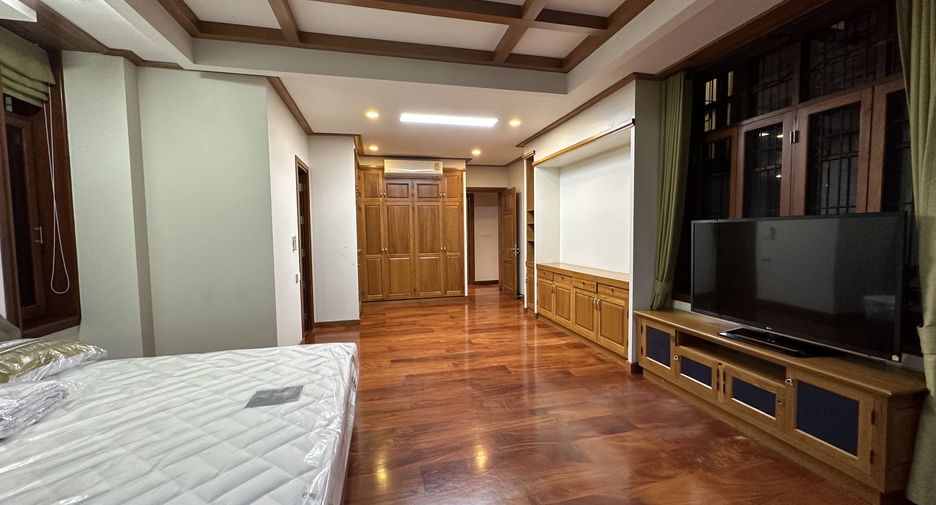 For sale and for rent 6 bedrooms house in Mueang Chiang Mai, Chiang Mai