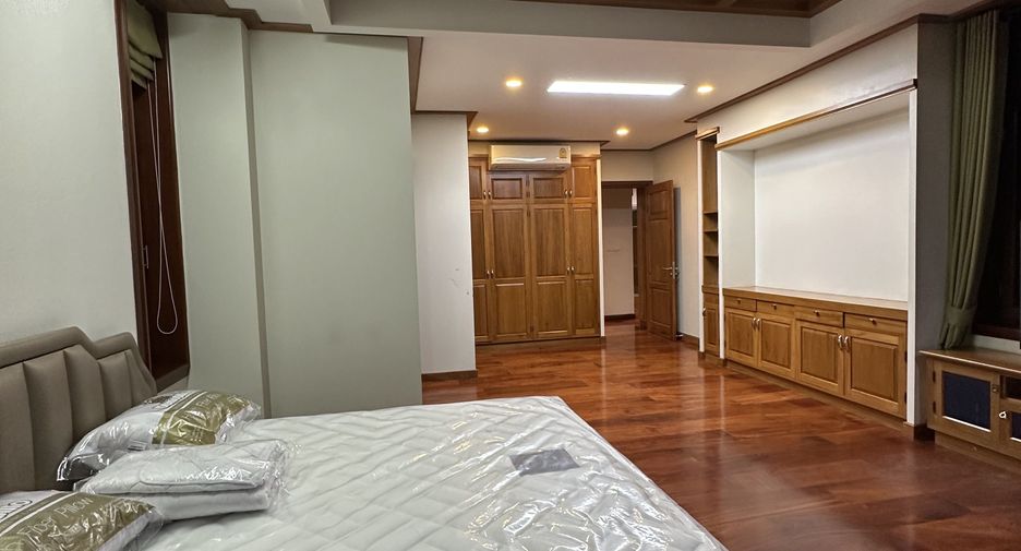 For sale and for rent 6 bedrooms house in Mueang Chiang Mai, Chiang Mai