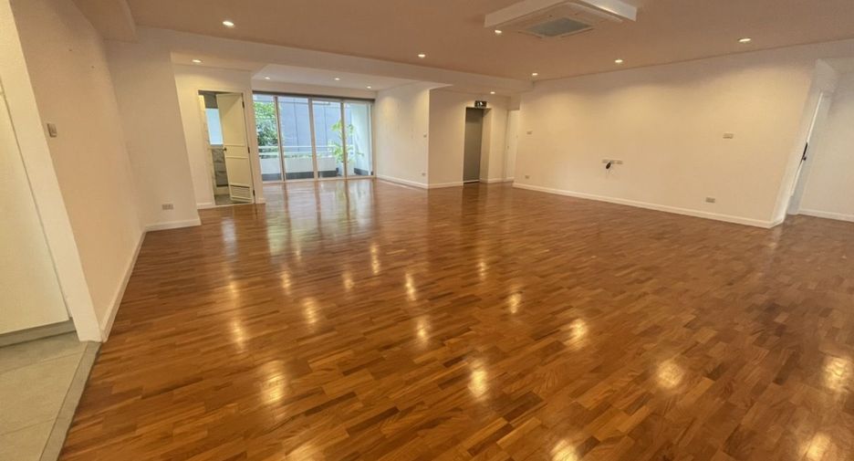 Apartment zur Miete mit 3 Zimmer in Watthana, Bangkok