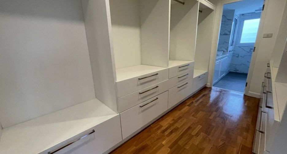 Apartment zur Miete mit 3 Zimmer in Watthana, Bangkok