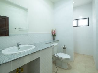 À vendre et à louer 5 chambres villa à Mueang Chiang Mai, Chiang Mai