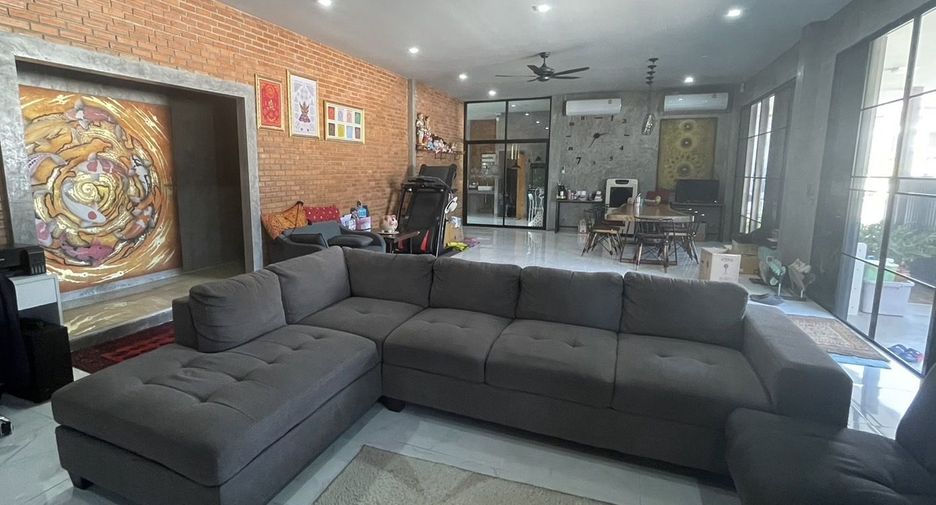 For sale 4 bedrooms house in Hang Dong, Chiang Mai