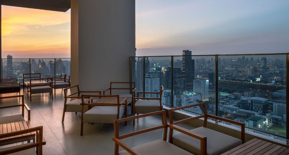 For rent 2 bedrooms condo in Watthana, Bangkok