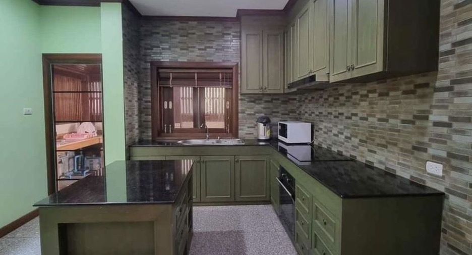 出售 3 卧室 独立屋 在 San Kamphaeng, Chiang Mai