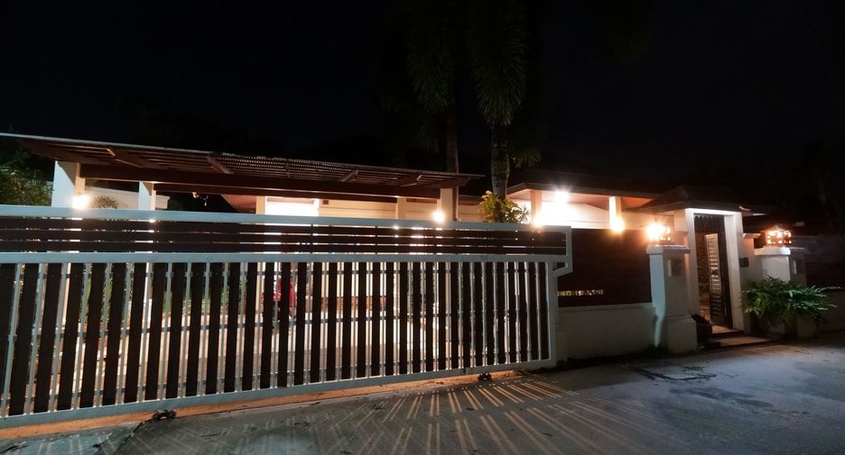 Villa en venta y en alquiler de 3 habitaciones en Mueang Phuket, Phuket