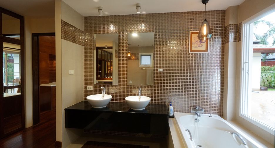 Villa en venta y en alquiler de 3 habitaciones en Mueang Phuket, Phuket