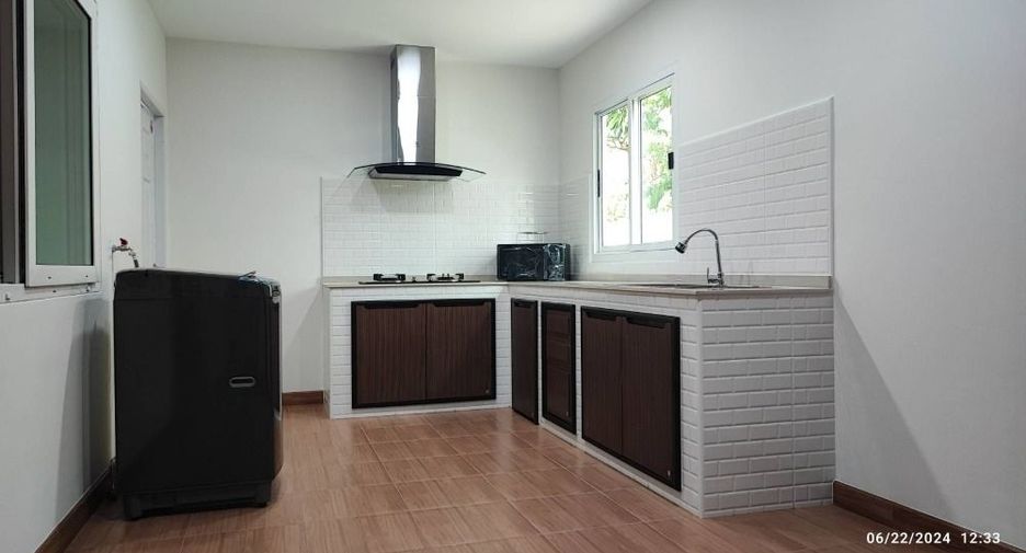 Casa en alquiler de 4 habitaciones en Saphan Sung, Bangkok