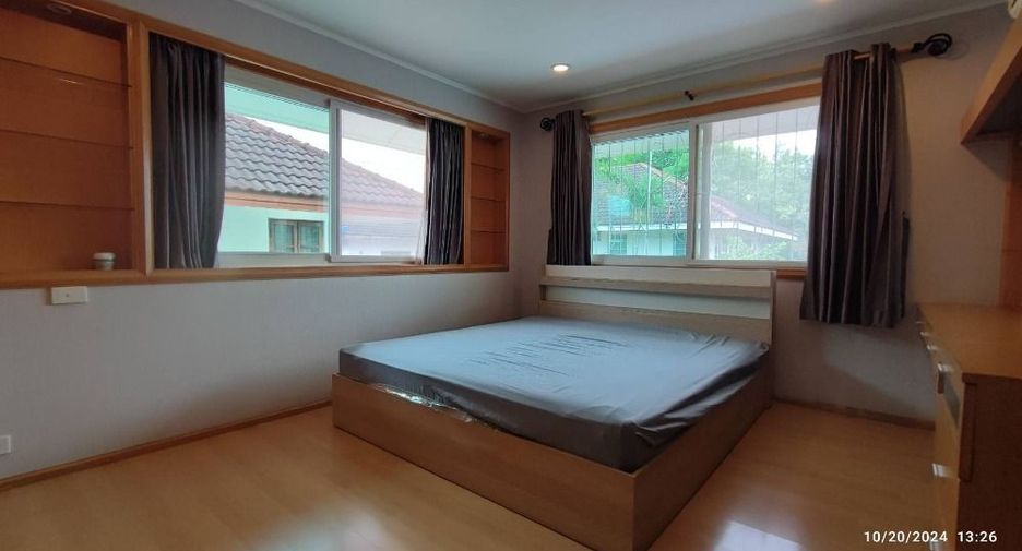Casa en alquiler de 4 habitaciones en Saphan Sung, Bangkok