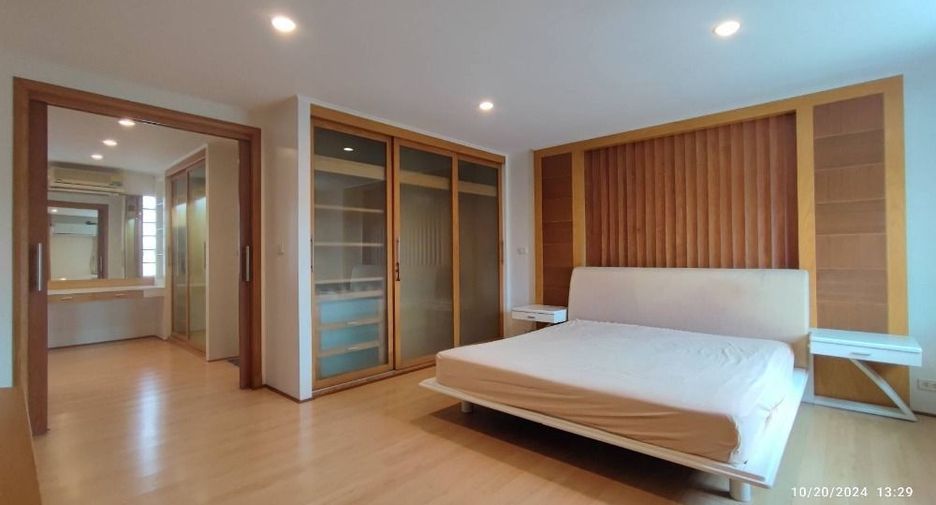 Casa en alquiler de 4 habitaciones en Saphan Sung, Bangkok