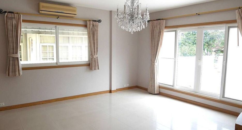Casa en alquiler de 4 habitaciones en Saphan Sung, Bangkok