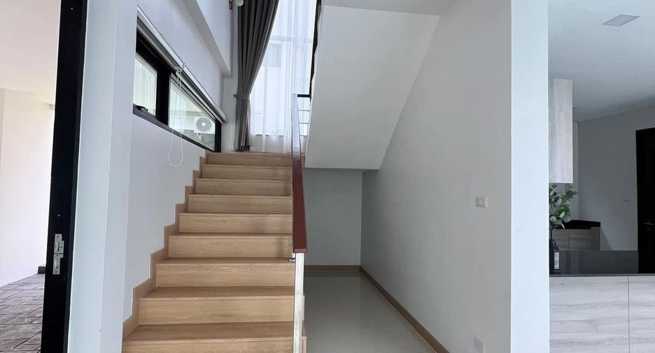 For sale and for rent 4 bedrooms villa in Mueang Chiang Mai, Chiang Mai
