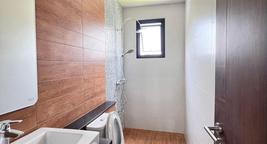 For sale and for rent 4 bedrooms villa in Mueang Chiang Mai, Chiang Mai
