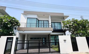For sale and for rent 4 bedrooms villa in Mueang Chiang Mai, Chiang Mai