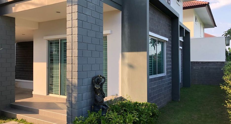 Casa en venta de 3 habitaciones en San Kamphaeng, Chiang Mai