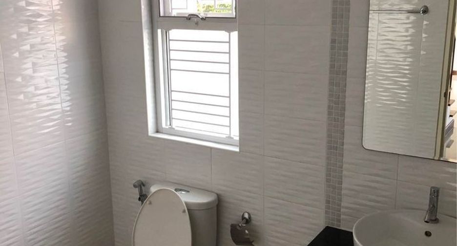 Casa en venta de 3 habitaciones en San Kamphaeng, Chiang Mai
