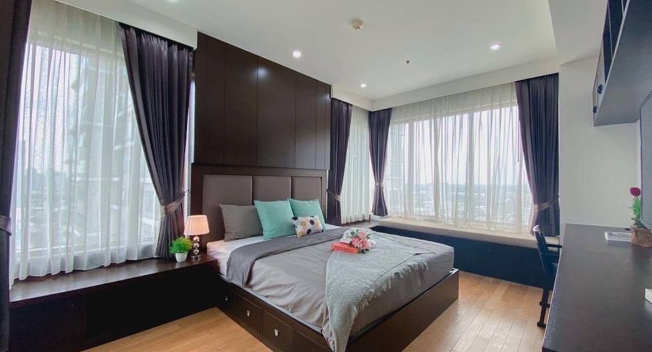 For rent 2 bedrooms condo in Khlong Toei, Bangkok