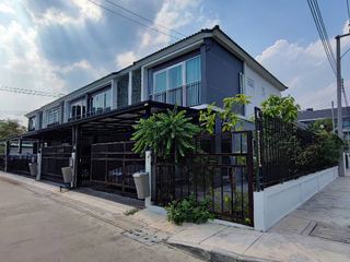 For Rent 6 Bedroom Townhouse In Mueang Chiang Mai