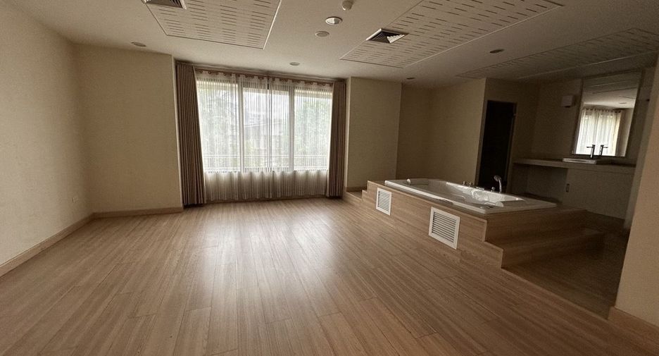 For rent office in Mueang Chiang Mai, Chiang Mai
