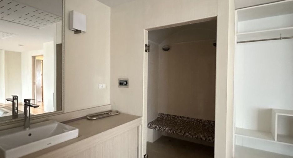 For rent office in Mueang Chiang Mai, Chiang Mai