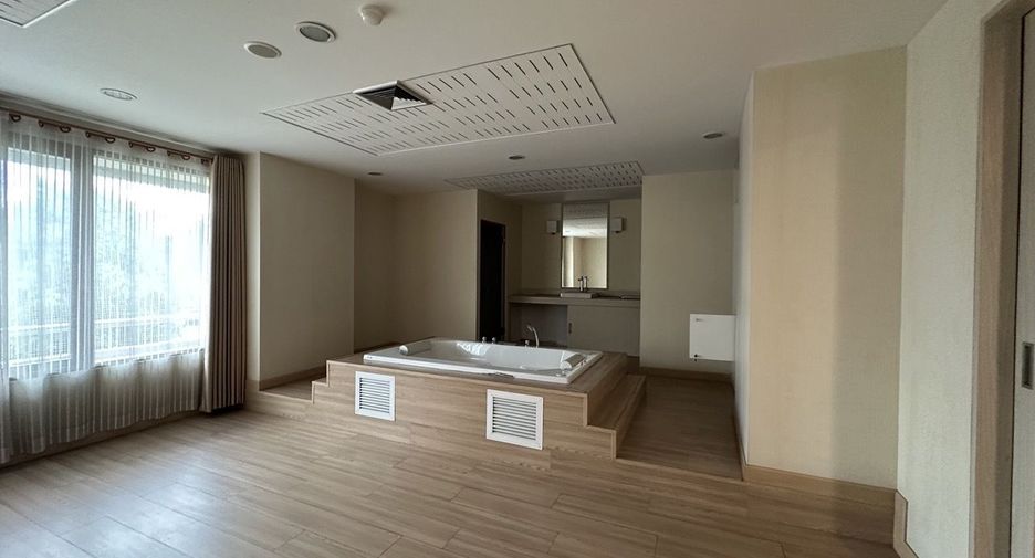 For rent office in Mueang Chiang Mai, Chiang Mai
