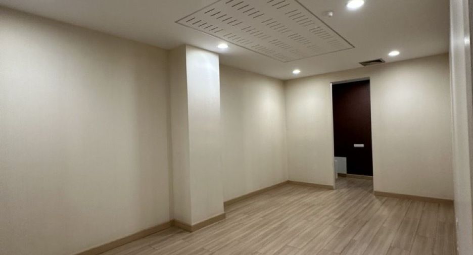 For rent office in Mueang Chiang Mai, Chiang Mai