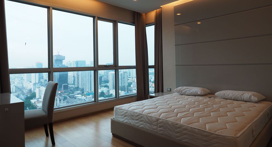 À louer 2 chambres condo à Watthana, Bangkok